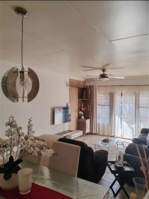 Townhouse For Sale in Weltevreden Park