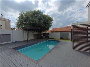 House For Sale in Rua Vista