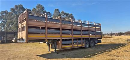12.5m - Sheep & Cattle Triple Deck  Trailer - Hook and Go!