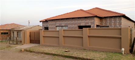 Family house for sale in Emzinoni EXT4
