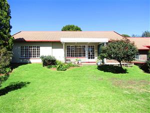 Retirement Village For Sale in Helderkruin