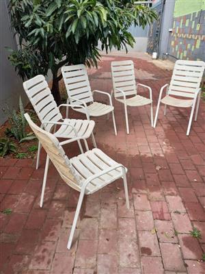 5 lovely , beautiful patio chairs 