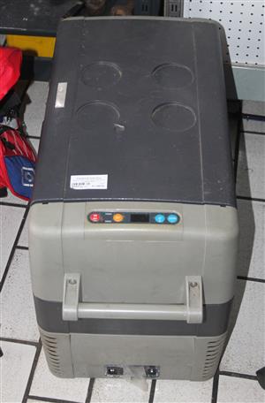 Waeco cf50 portable fridge S048351G #Rosettenvillepawnshop