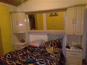 Beautiful 4 piece bedroom suite downlights mirror finch like new contact details