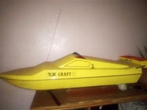 I'm selling my DM CRAFT VIP bait boat with accessories