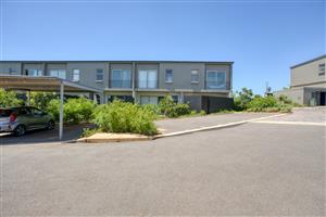 Stunning 3-Bedroom Townhouse in Zululami Estate