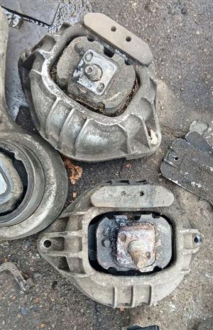 Bmw e90 320i engine mounts pair