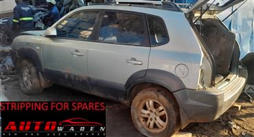 Stripping Hyundai Tucson
