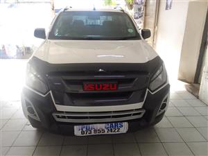 2018 ISUZU KB 250 D TEC 4x4 , Double Cab  97 000km  White Color Manual