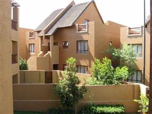 Relaxing Townhouse Accommodation To Share at Fourways