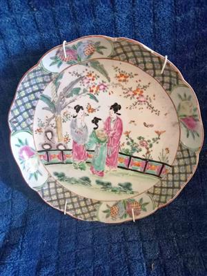 Collectable plate /Sadly has a chip