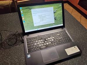 Laptop Asus VivoBook 15 i3 X540UAR