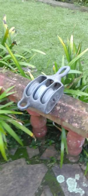 Ansell walsall triple 7 inch 2.4 ton pully.