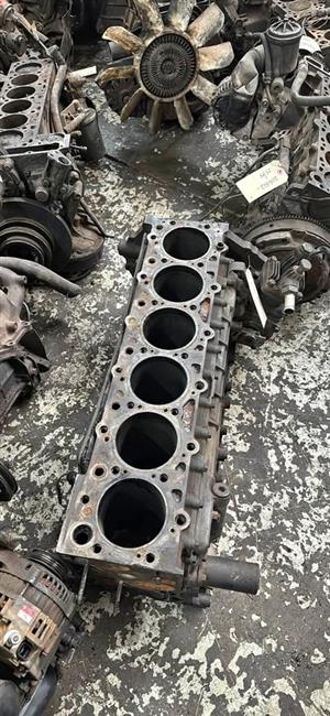 Isuzu 6HE1 block no main caps