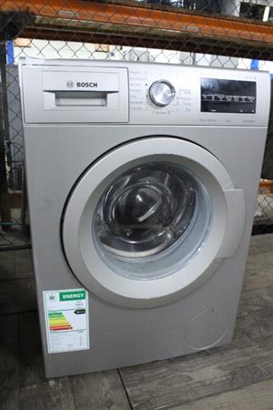 BOSCH 9KG FRONT LOADER WASHING MACHINE W/PIPES(S067237A)