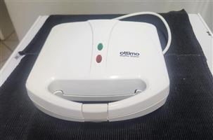 Ottimo White 2-Plate Square waffle maker 