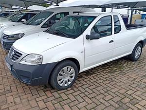 2015 Nissan np200