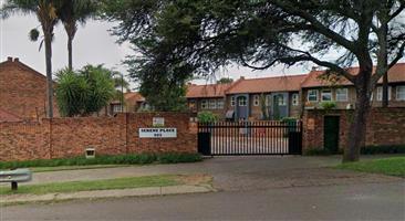 Townhouse Rental Monthly in Garsfontein