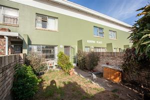 Townhouse For Sale in Kabega