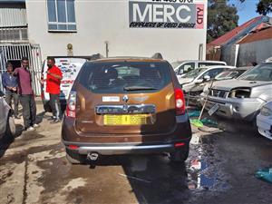 RENAULT DUSTER STRIPPING FOR SPARES