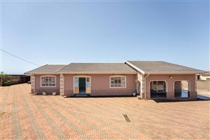 5-Bedroom House for Sale in Umgababa