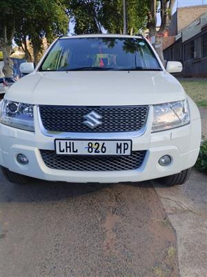 2008 SUZUKI GRAND VITARA 3.2 V 6 4X4 AUTOMATIC TRANSMISSION WITH SUN ROOF IN EXCELLENT CONDITION
