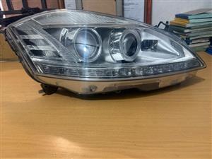 Mercedes Benz W221 S-Class headlight