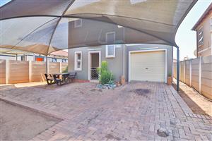 3 bedroom double storey Albertsdal