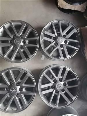Toyota Hilux 17 TWINSPOKE RIMS(Swipe right)