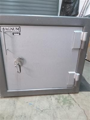 Magnum MP4 Safe