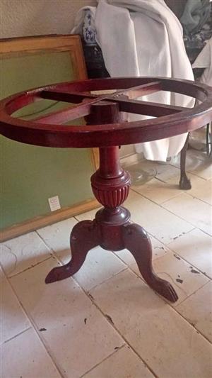 LOVELY  SOLID WOOD OCCASIONAL ROUND TABLE 700x650d STAND. VERY HEAVY - CRESTA RANDBURG  