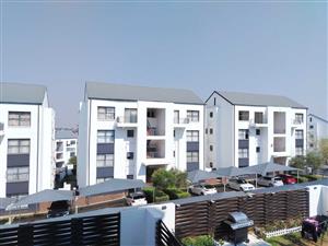 Townhouse For Sale in Oakdene