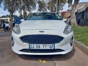 2018 FORD FIESTA 1.5 PETROL, MANUAL, WHITE, SERVICE BOOK, SPARE KEY, 