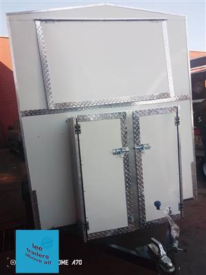 Mobile kitchen trailers