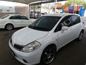 2010 Nissan Tiida hatch 1.6 Visia+
