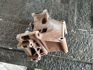 Nissan Almera Mounting bracket