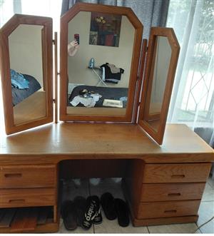 Dressing table 