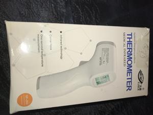 Infrared scanning thermometer 