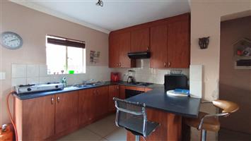 Townhouse For Sale in Heuwelsig Estate