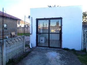1 Bedroom Flat in De Mist, Uitenhage
