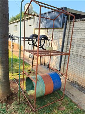 Jungle gym