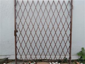 Pander Expandable Security Gate