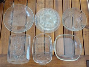 Vintage pressed glassware eight piece