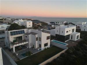 House For Sale in Yzerfontein