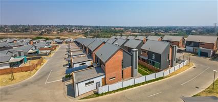 BUY DIRECT FROM THE DEVELOPER AND SAVE R155 000! High security lifestyle estate with patrolling guar