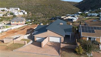 Townhouse For Sale in Island View