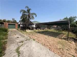 Charming 3-bedroom house with flatlet for sale in Freemanville, Klerksdorp - Perfect for investment!
