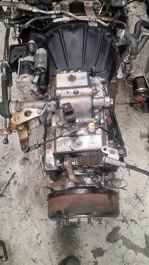 Isuzu 4HK1 NPR truck gearbox for sale