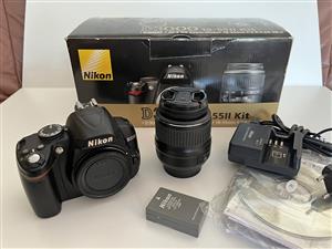 Nikon D3000 10.2MP Digital SLR + 18-55mm f/3.5-5.6G AF-S DX VR Nikkor Zoom Lens
