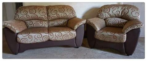 Lounge suite sale at Marge's k furniture